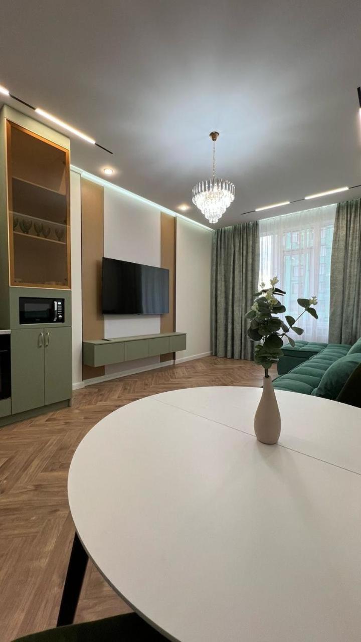 Современная Квартира В Центре Астаны Astana Luaran gambar
